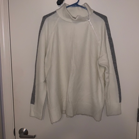 Lou & Grey sweater - Picture 1 of 3